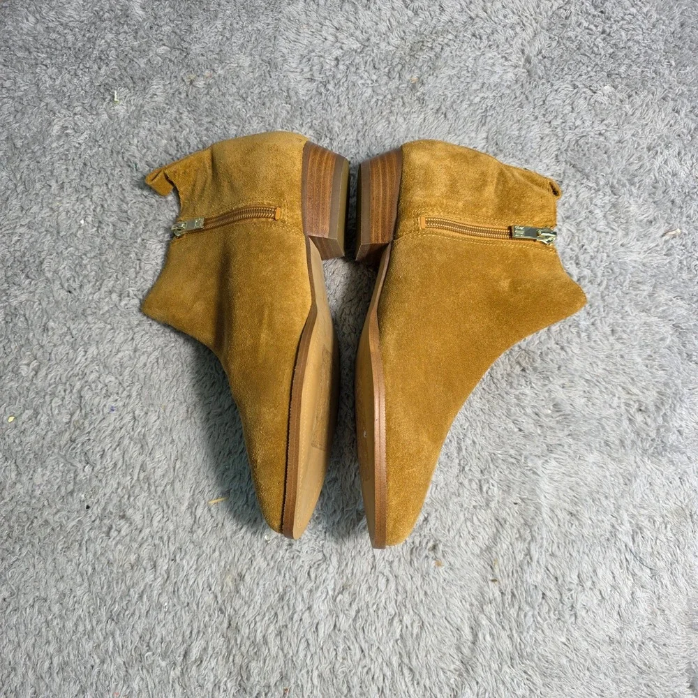 Ivanka Trump Ankle Booties Tan Suede Pointed Toe Zip Womens 6M‎ Excellent